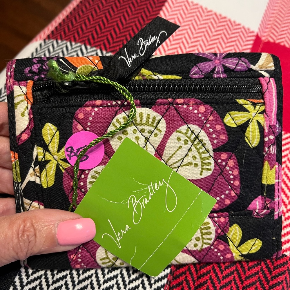 Vera Bradley wallet. - Picture 4 of 4